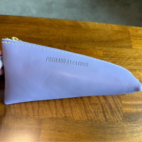 Portland Leather Lavender Alpine Pouch - Picture 4 of 6
